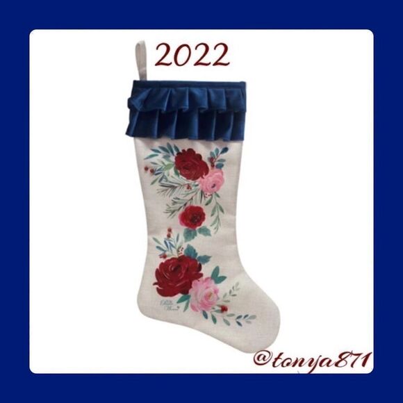 🦋 2022 🦋 New Pioneer Woman (1) Red Roses Ruffle Christmas Stocking, 20"h - Picture 4 of 8